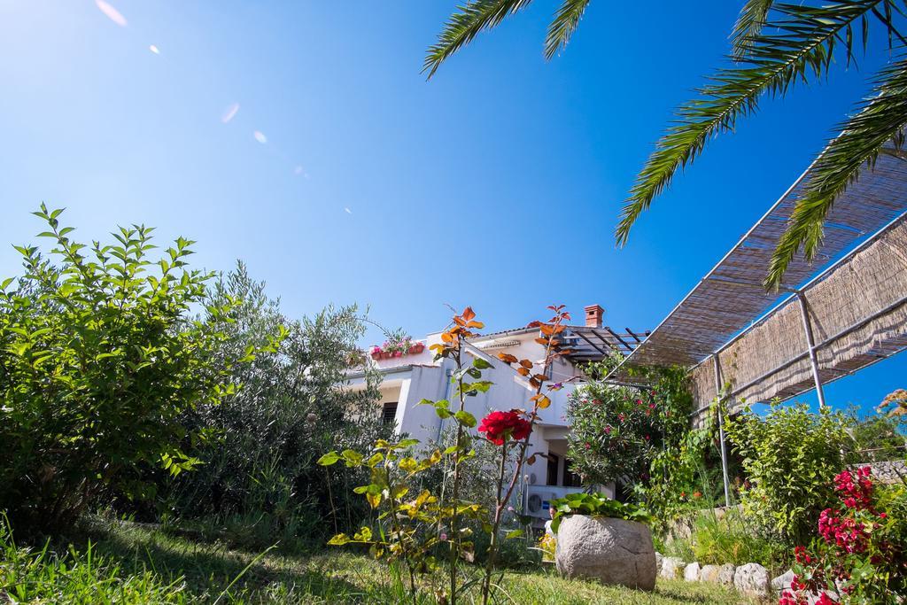 Apartments Rose Krk Town Esterno foto